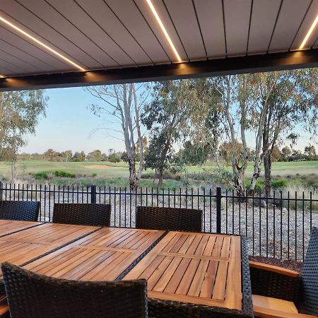 Bullseye Villa Yarrawonga Exterior photo